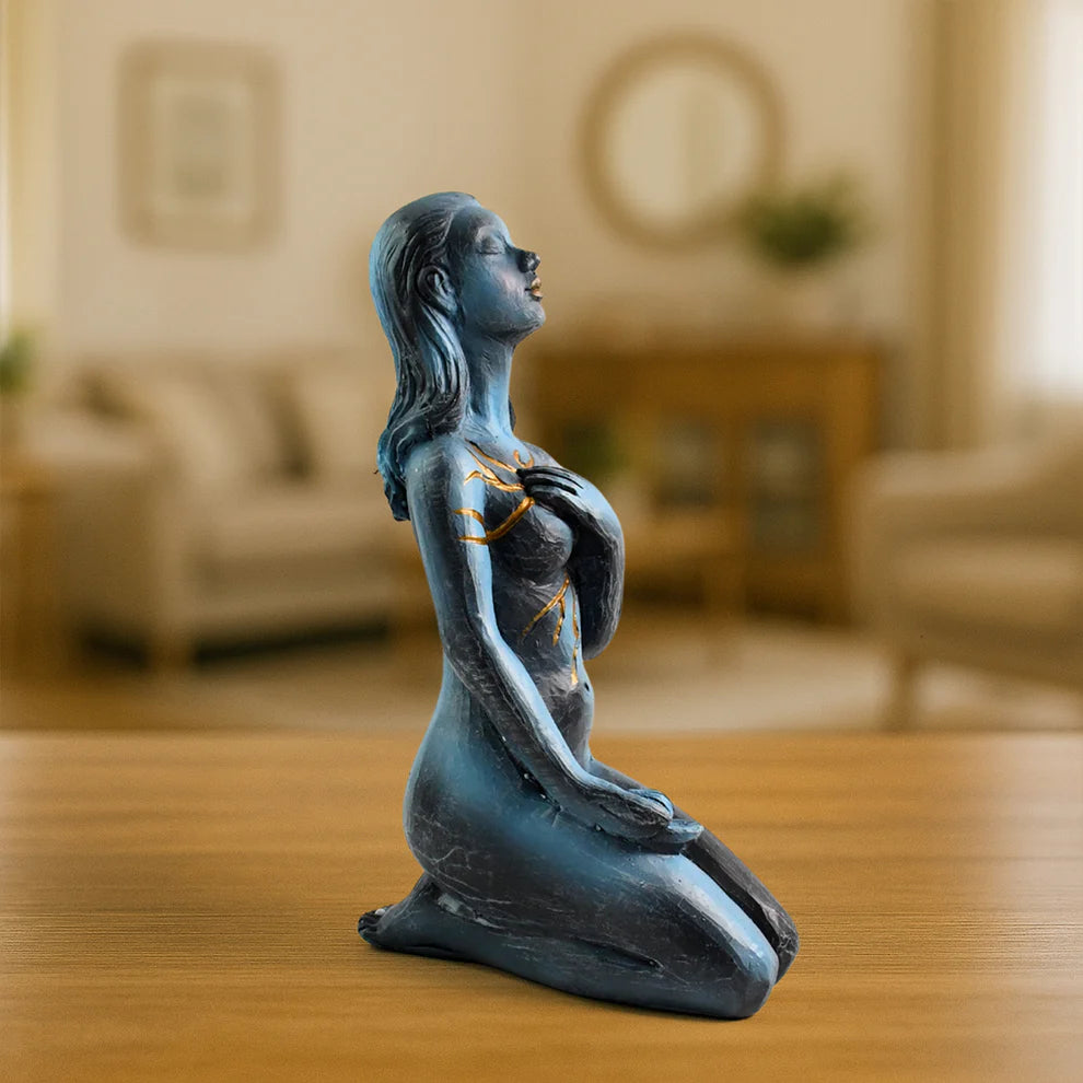 Elegant Resin Kneeling Woman Statue with Golden Vein Detailing – Artistic Decorative Figurine for Home, Meditation, and Gifting (24x14 cm)